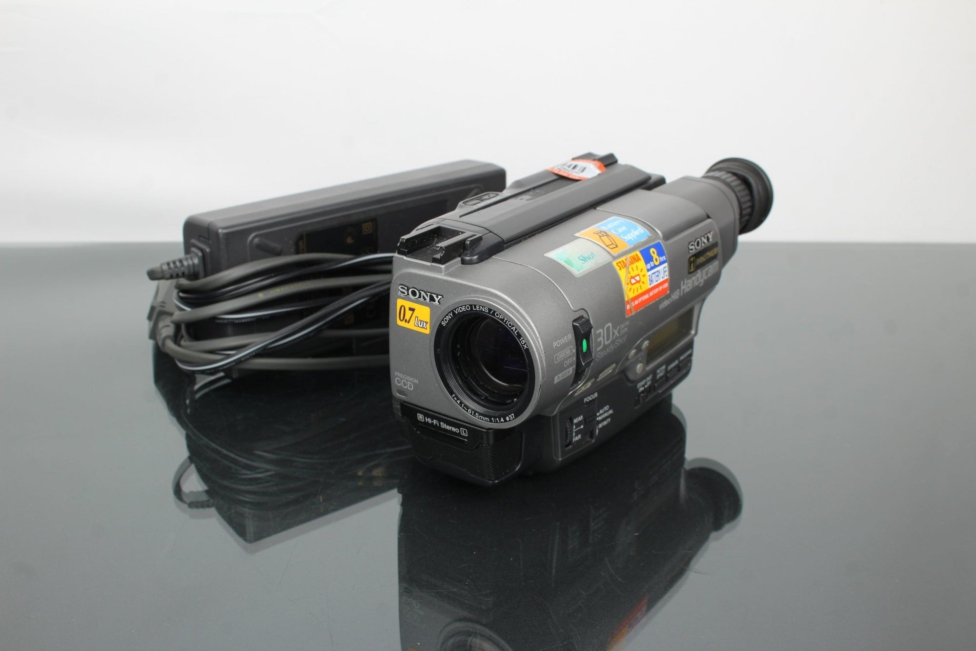Sony Handycam CCD - TR820E Hi8 - Dutch|Thrift