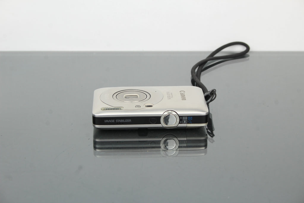 Canon IXUS 100 is