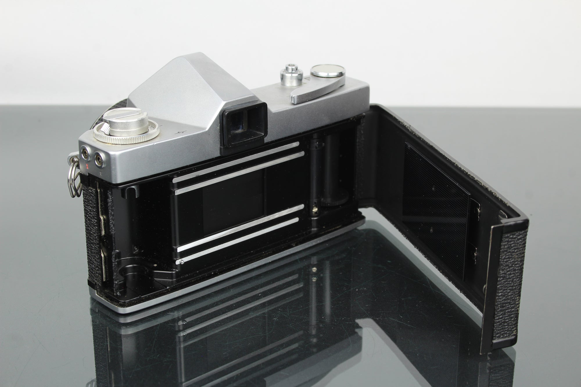 Ricoh Singlex TLS + Rikenon 1:2 50mm
