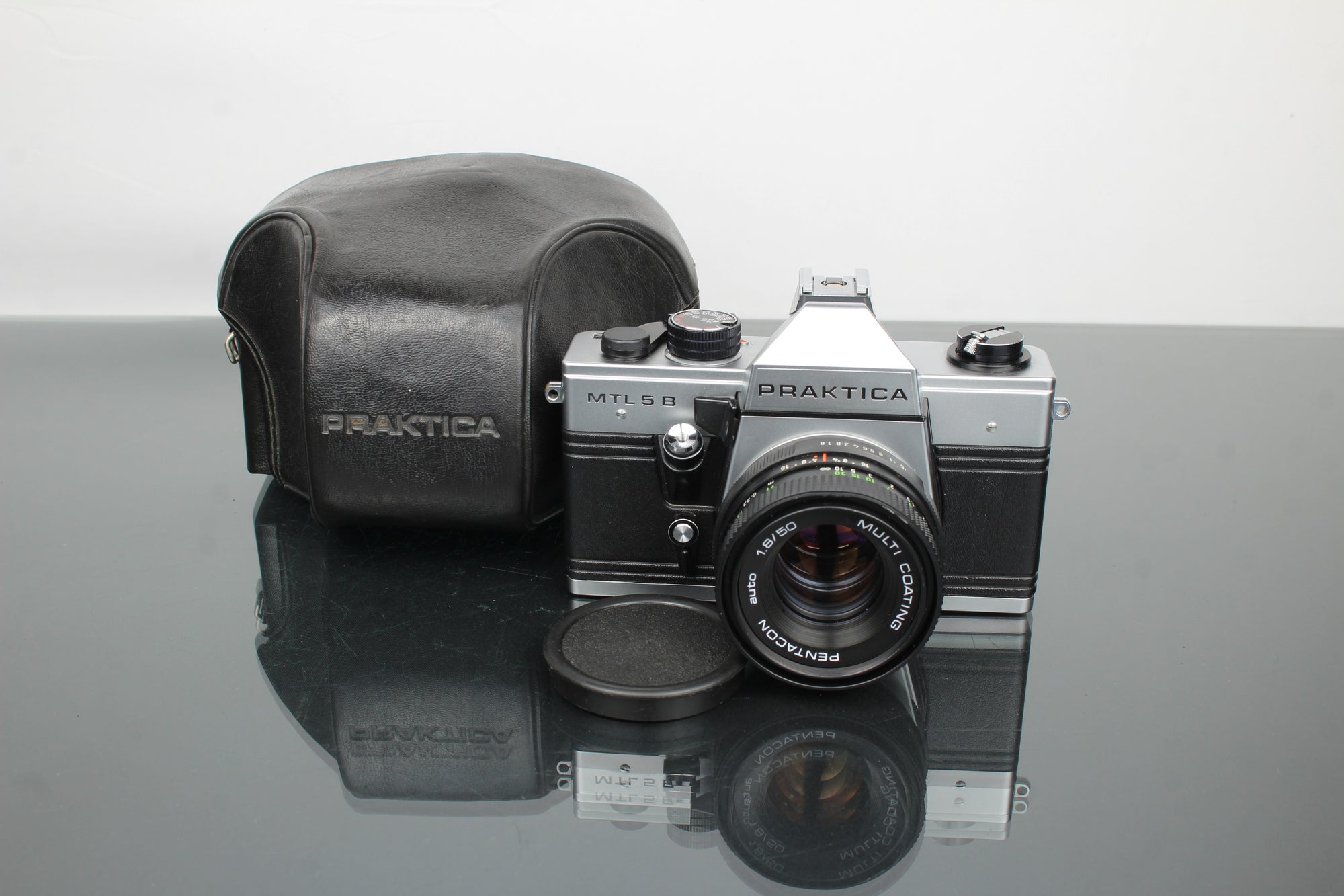 Praktika MLT 5 B + Pentacon auto 1.8/50 Objektiv (M42-Montage)