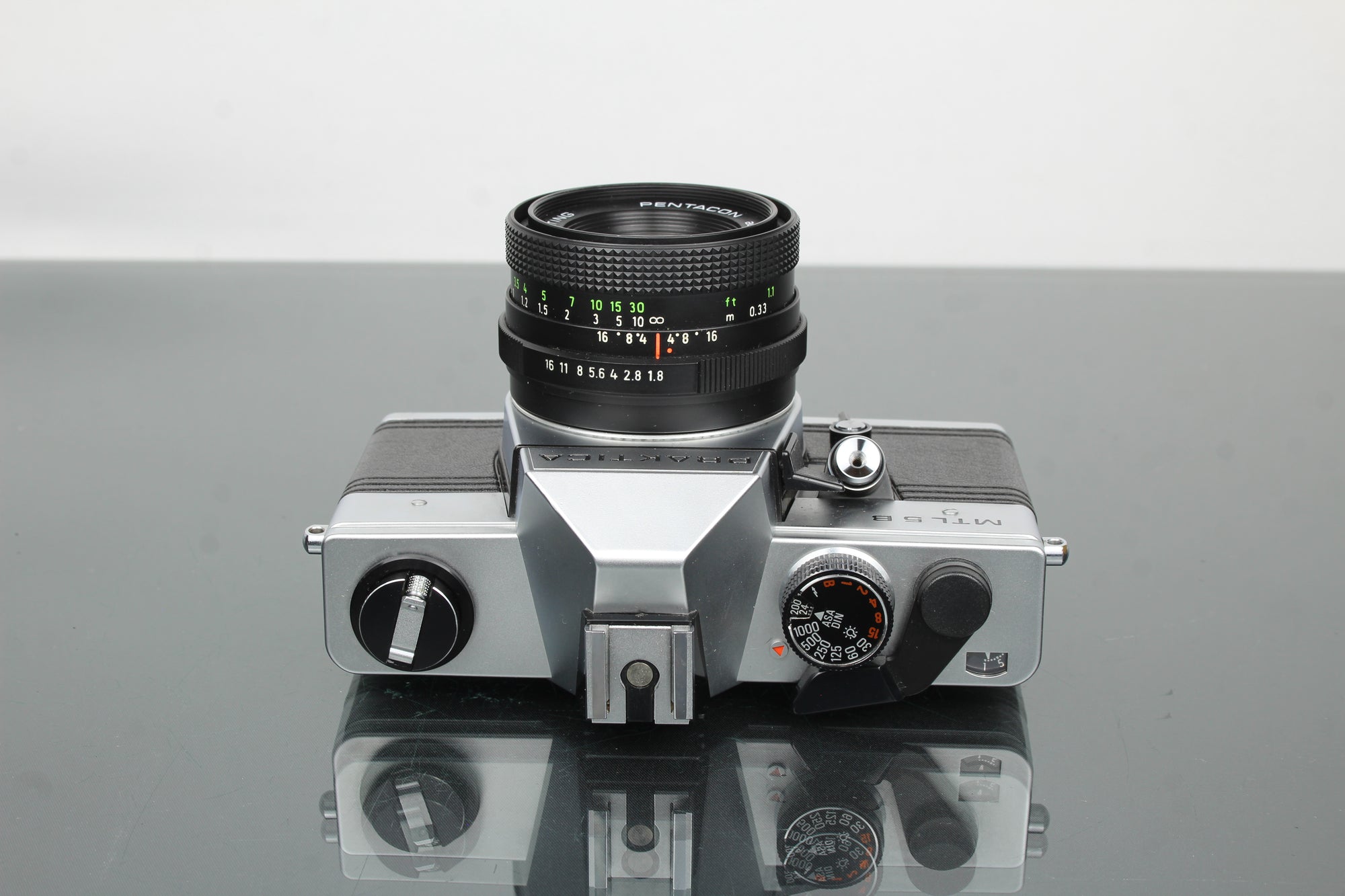 Praktika MLT 5 B + Pentacon auto 1.8/50 Objektiv (M42-Montage)
