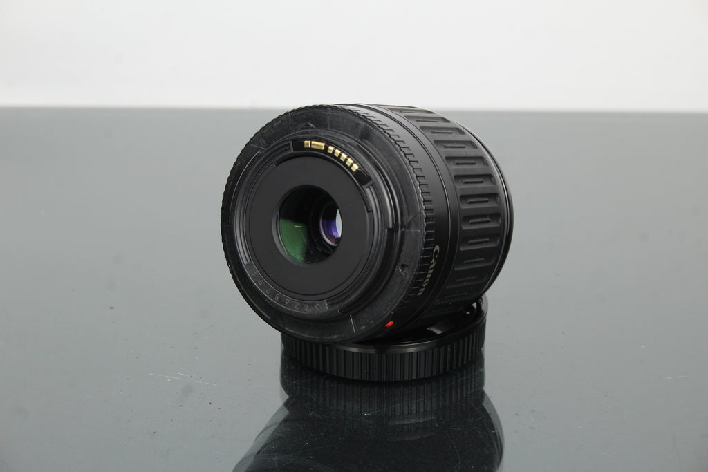 Canon Zoom-Objektiv EF 35-80mm 1:4-5.6 + Canon EF-Mount