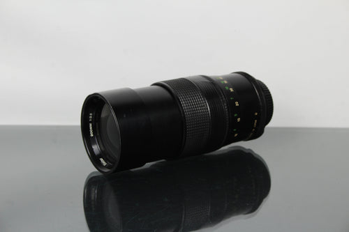 Vivitar Lens - 200mm 1:3.5 Auto telephoto M42 Mount