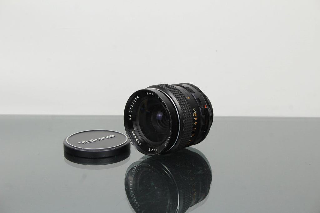 Tokina Weitwinkel-Auto 1:2.8 f=28mm M42-Montage