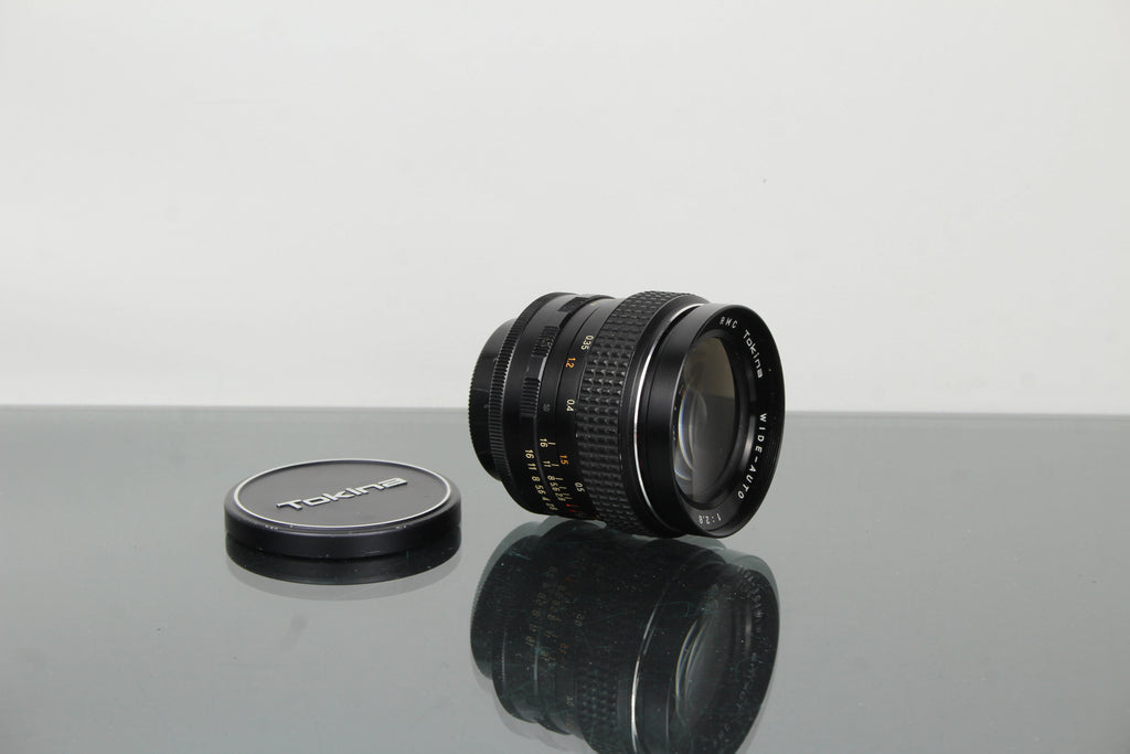 Tokina Weitwinkel-Auto 1:2.8 f=28mm M42-Montage