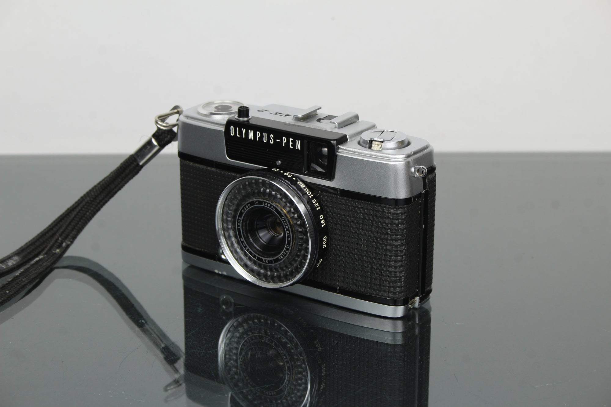Olympus PEN EE-2