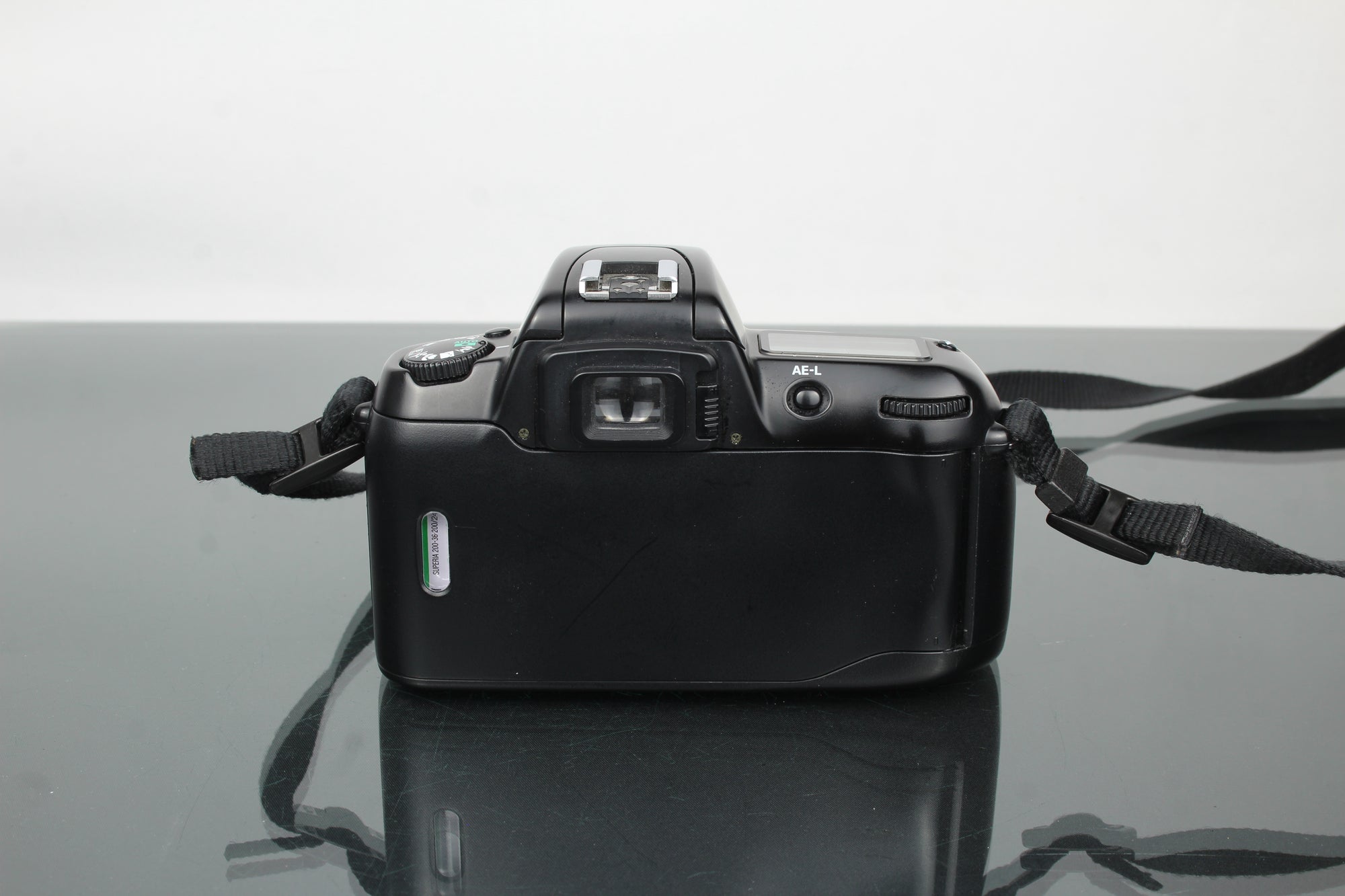 Nikon F60 + AF Nikkor 28-80mm 1:3.5-5.6 D Objektiv