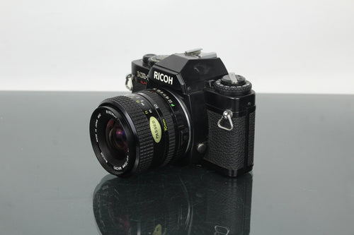 Ricoh KR-10 Super + Rikenon 35-70mm 1:3.4-4.5 lens