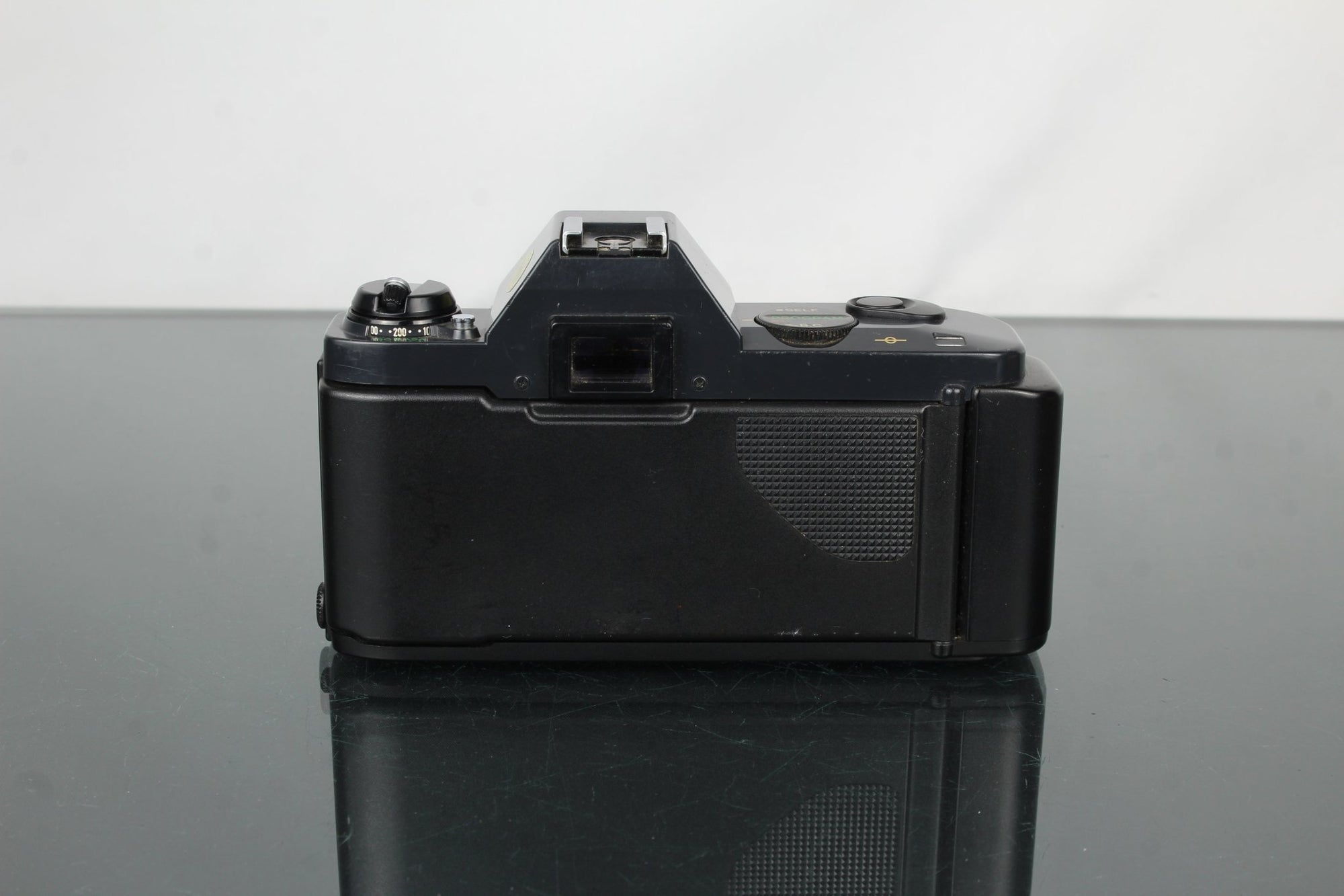 Canon T50 + 50mm 1.8 Canon FD lens - Dutch|Thrift