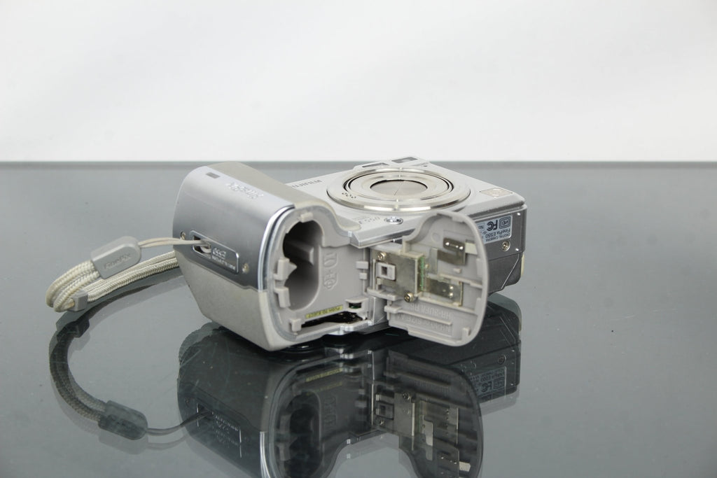 Fujifilm FinePix E550 - Dutch|Thrift