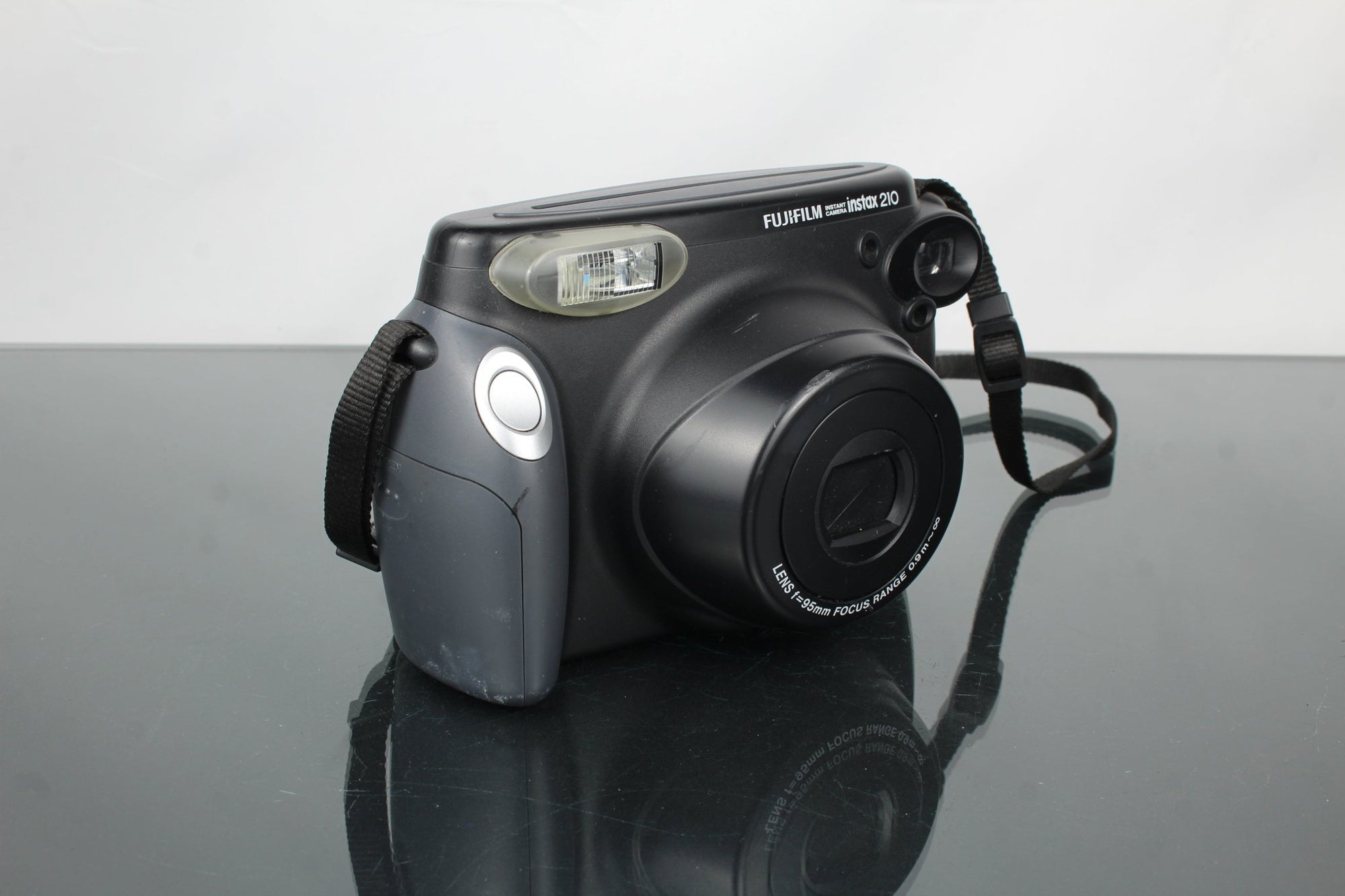 Fujifilm instax 210 - Dutch|Thrift