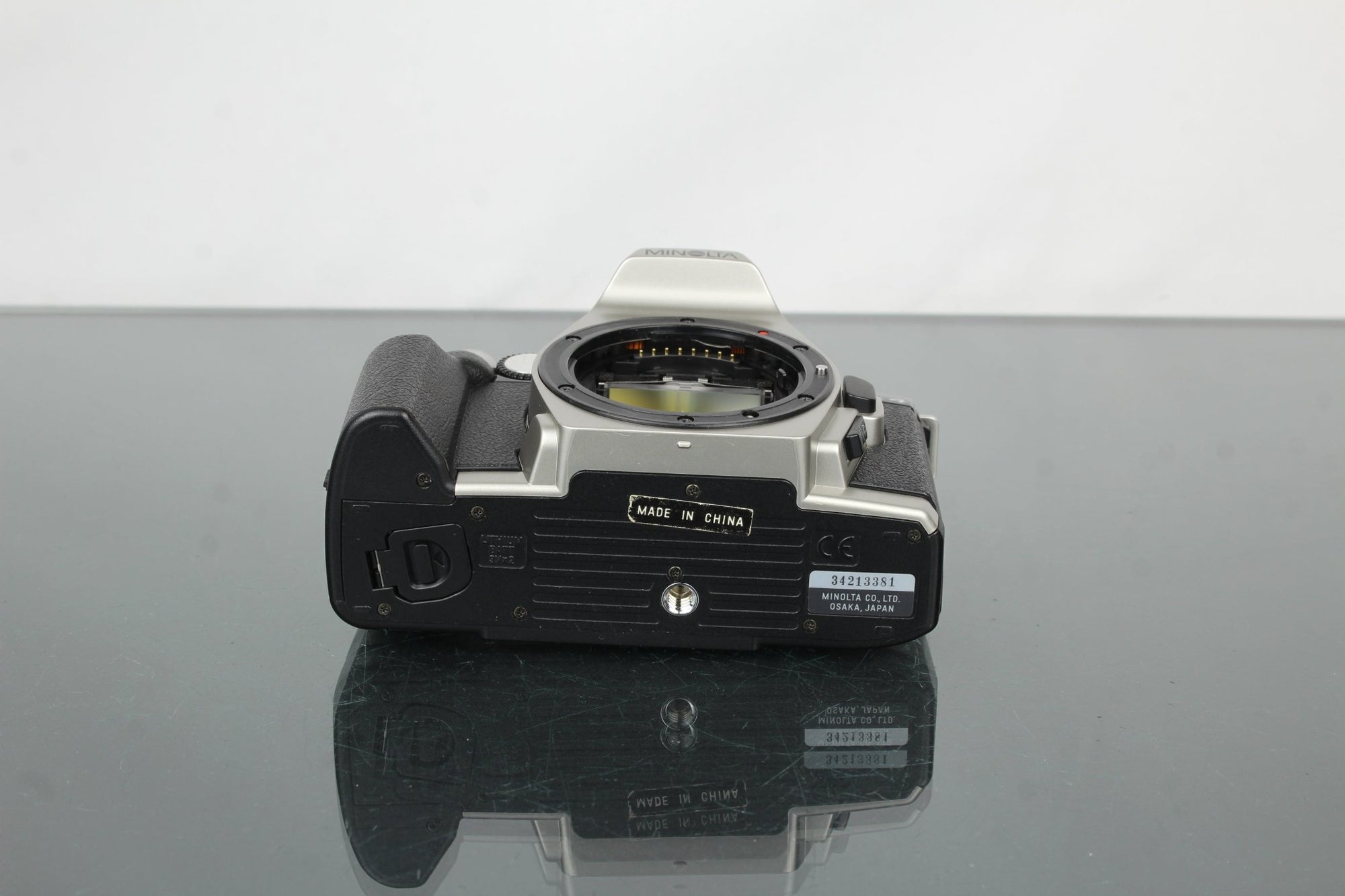 Minolta Dynax 4 - Dutch|Thrift