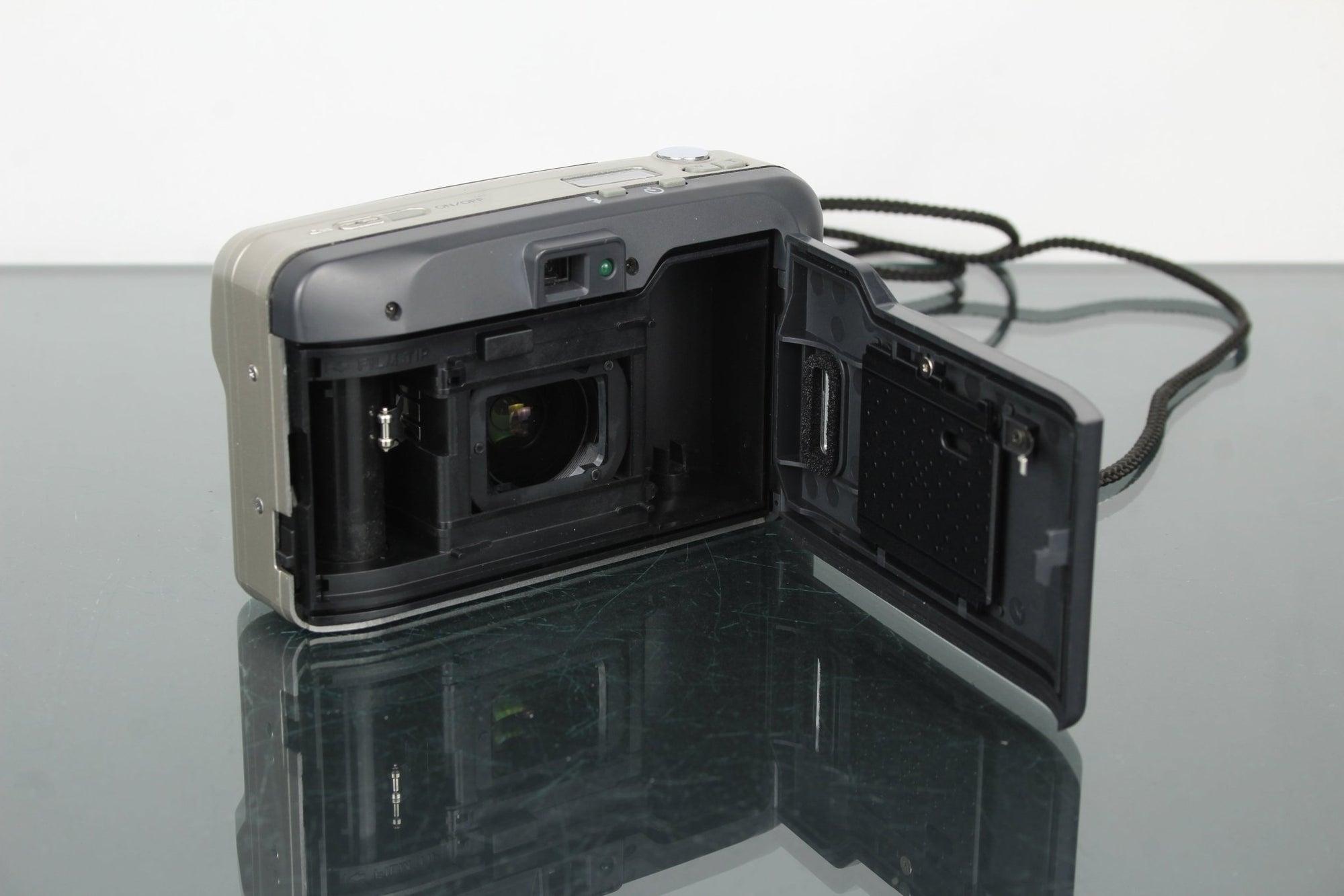 Minolta Riva Zoom 90 - Dutch|Thrift