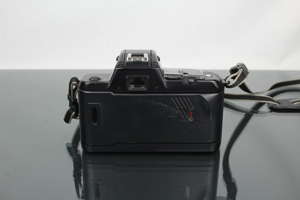 Nikon AF F - 401S + 35 - 70mm 1:3.3 - 4.5 Nikon F - mount lens - Dutch|Thrift