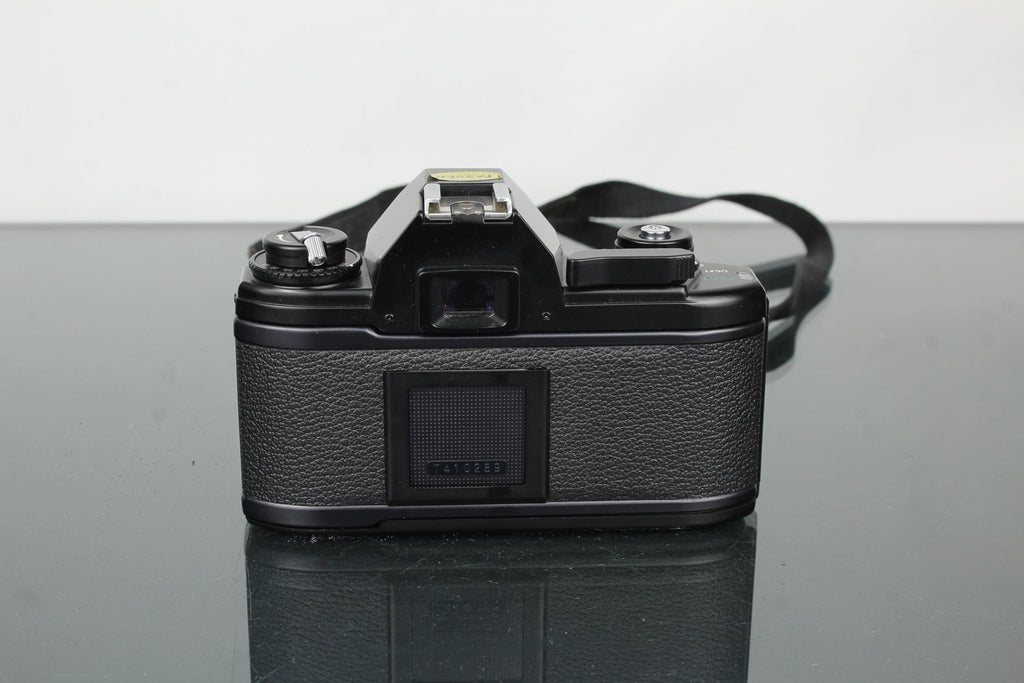 Nikon EM + Nikon 50mm 1:1.8 lens - Dutch|Thrift