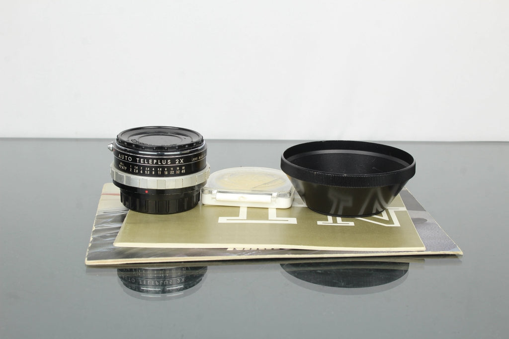 Nikon Nikkormat FT + Nikon Nikkor - H Auto 1:2 f=50mm - Dutch|Thrift