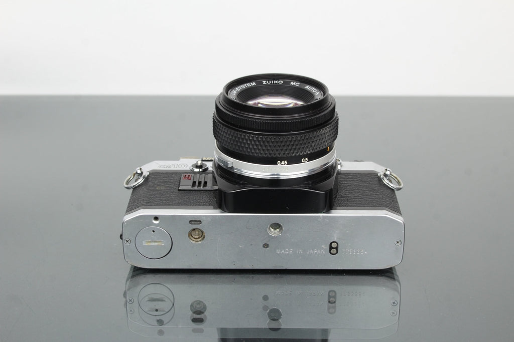 Olympus OM10 + Olympus 1:1.8 50mm lens - Dutch|Thrift