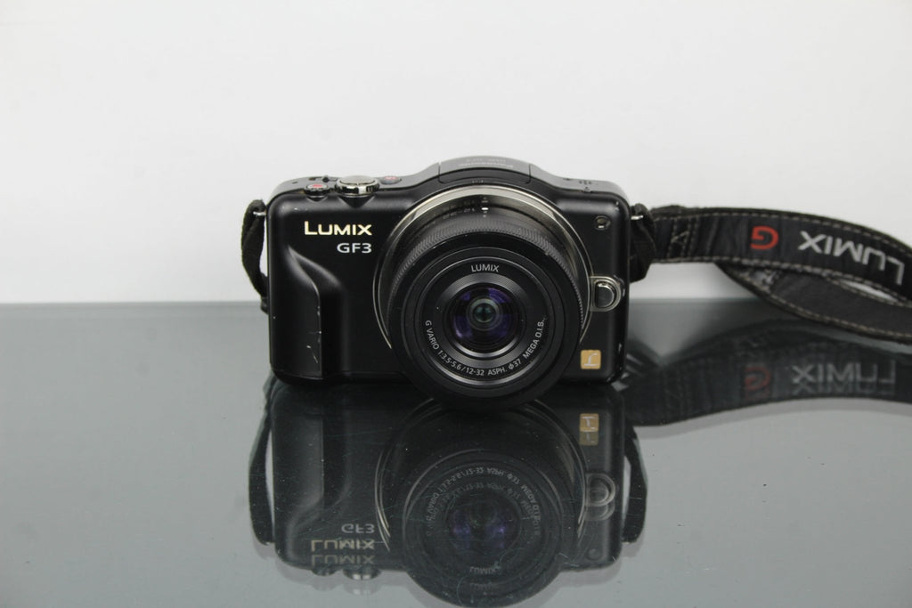 Panasonic Lumix DMC - Gf3 + Lens - Dutch|Thrift