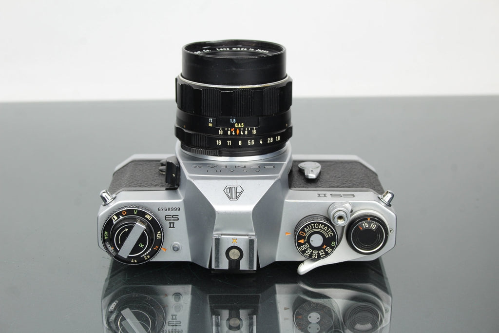 Pentax ES II + Super Takumar 55mm f/1.8 M42 lens - Dutch|Thrift