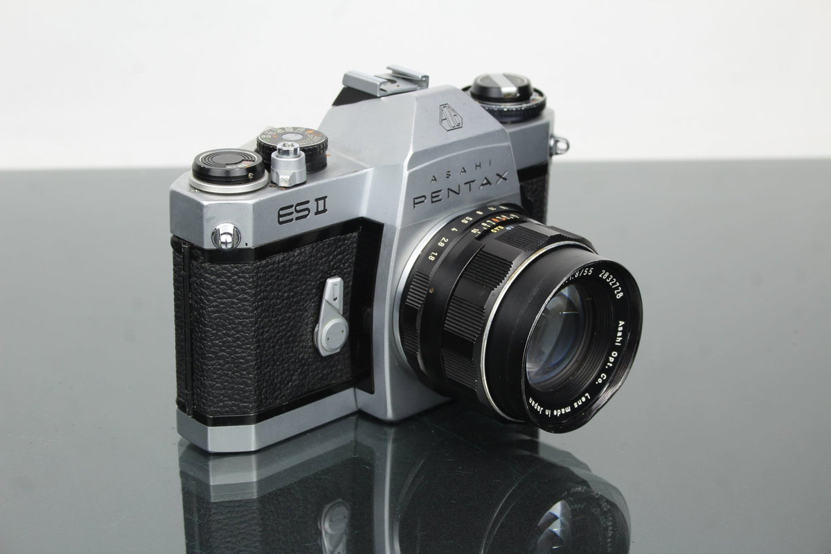 Pentax ES II + Super Takumar 55mm f/1.8 M42 lens - Dutch|Thrift