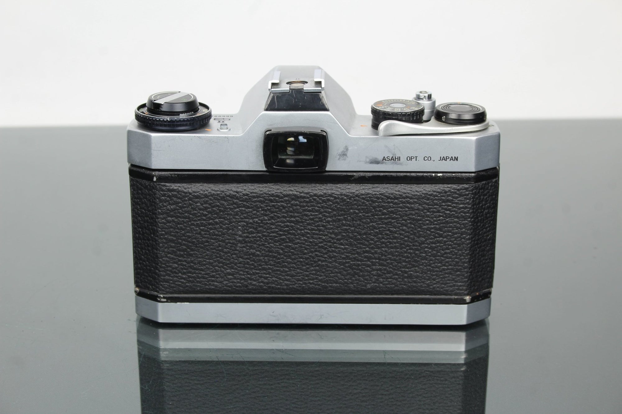 Pentax ES II + Super Takumar 55mm f/1.8 M42 lens - Dutch|Thrift