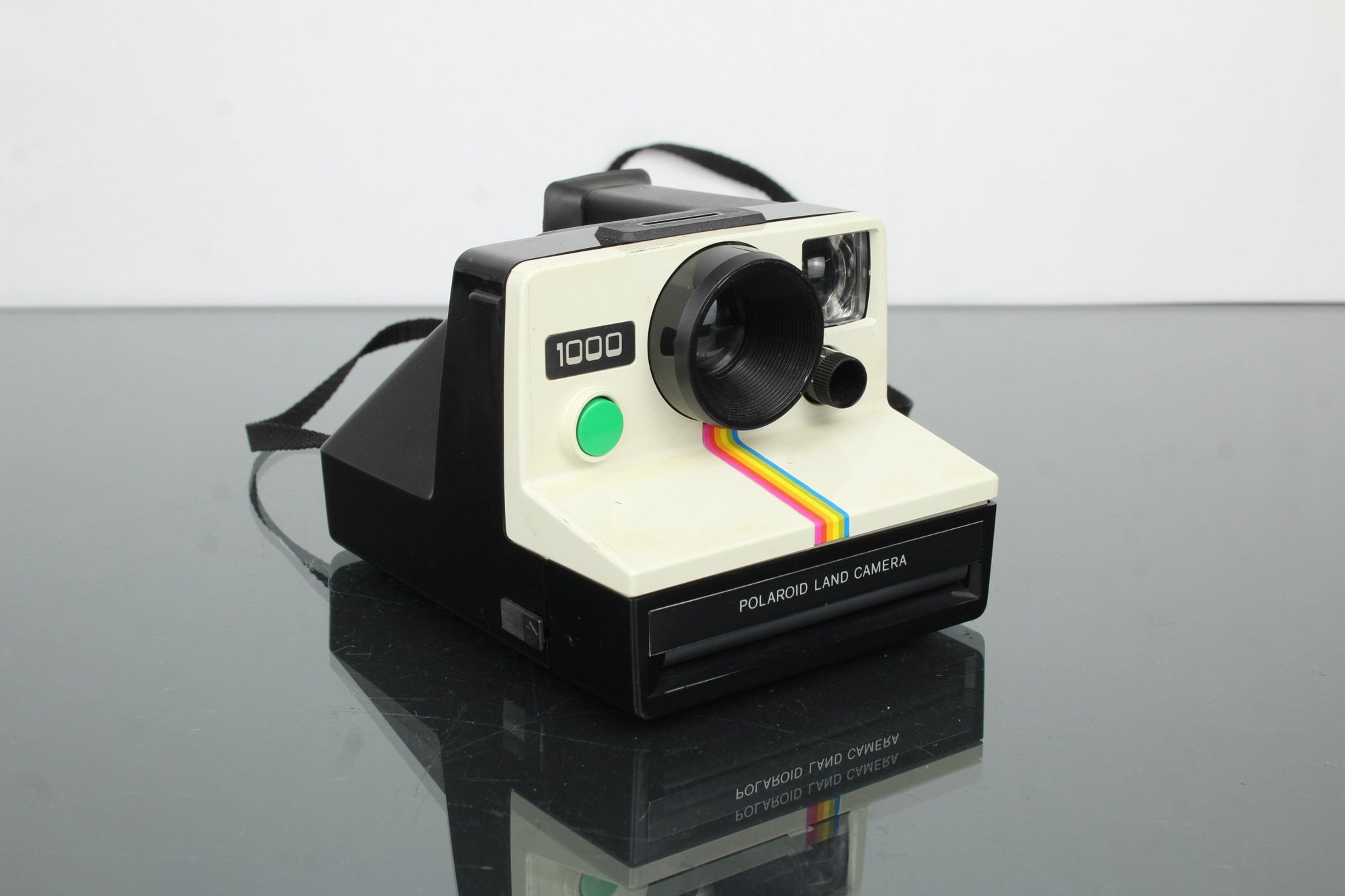 Polaroid Land Camera 1000 - Dutch|Thrift