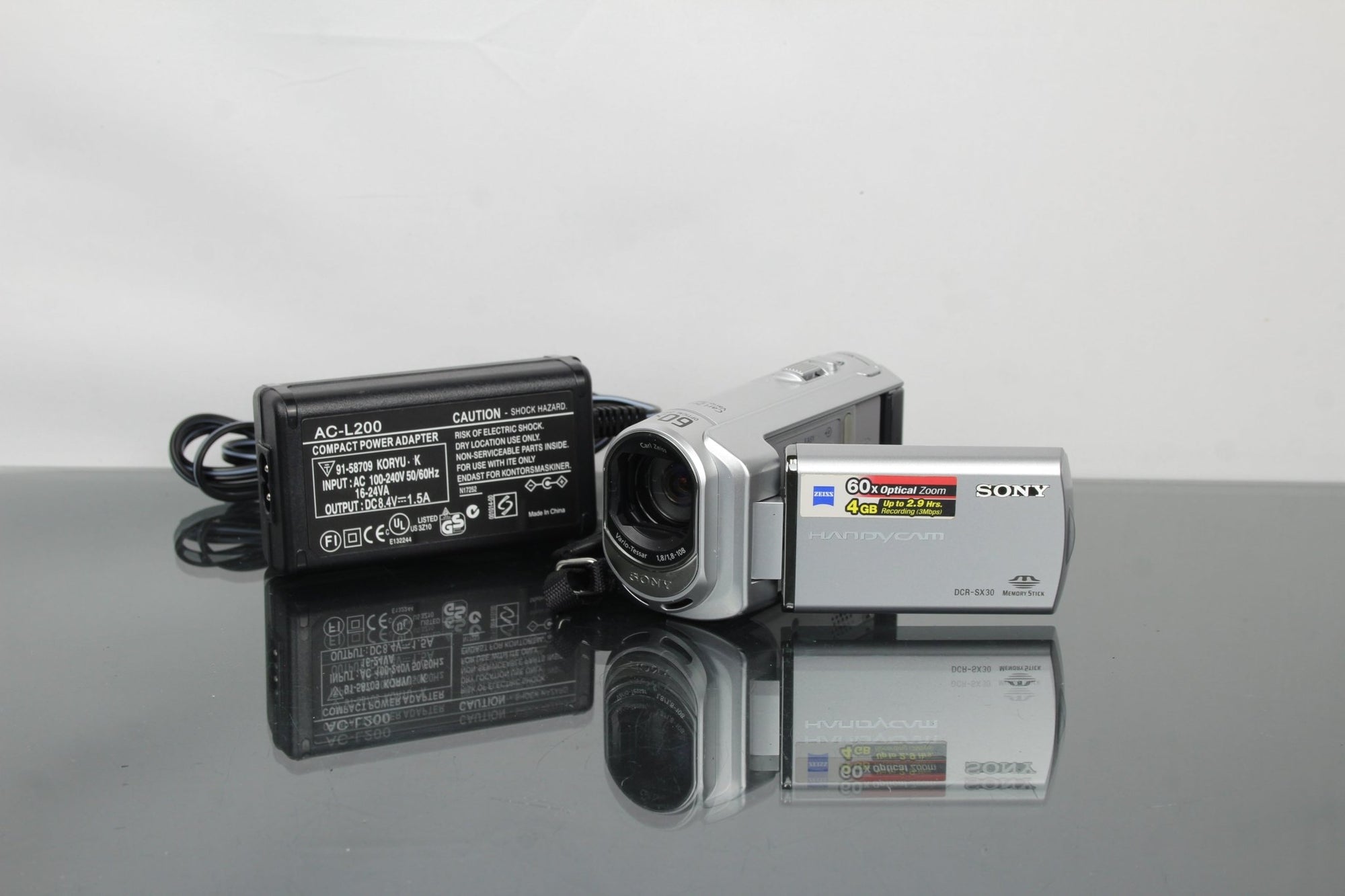 Sony DCR - SX30E Digital video camera - Dutch|Thrift