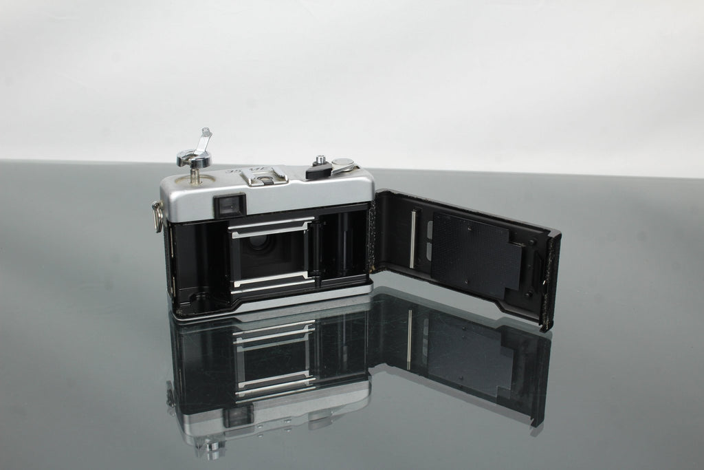 Yashica 35 - ME - Dutch|Thrift